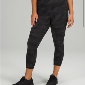 Lululemon invigorate leggings 23inch w/pockets